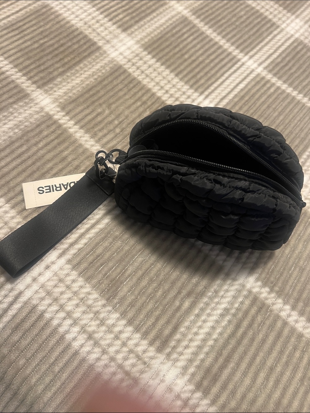 No Boundaries Black Quilted Mini Wristlet Pouch - Picture 3 of 5